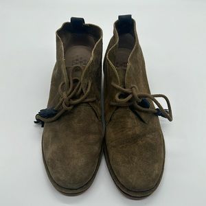 Women’s Hush Puppies Size 7.5 Suede Green